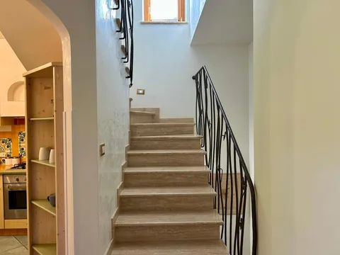 Scala interna della villa