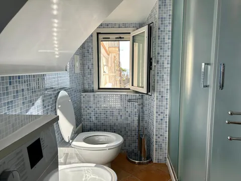 Bagno con doccia