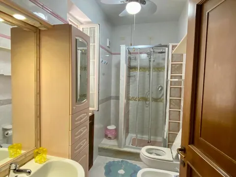 Bagno con doccia