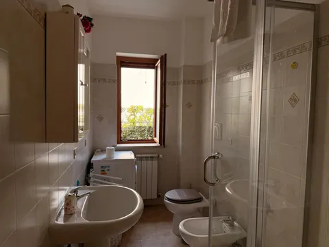 Bagno con doccia
