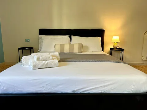 Camera con letto matrimoniale grande
